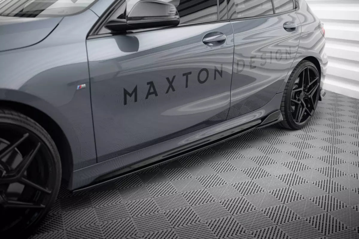 Minigonne laterali Maxton Design (coppia) V.3 per BMW Serie 1 F40 Pacchetto M / M135i nero lucido