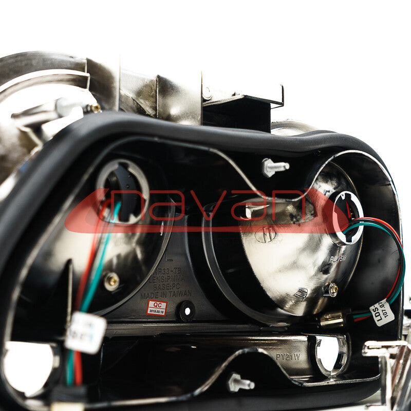 Fanali posteriori a LED Navan per Nissan Skyline R33