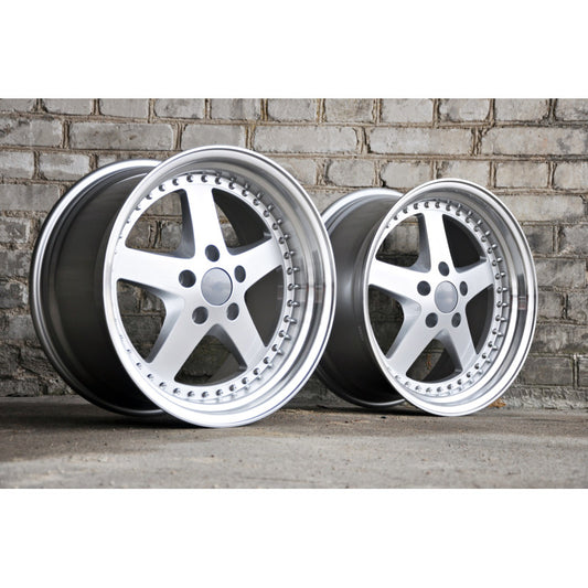 4 CERCHI IN LEGA 18 5X120 BMW E36 E46 E90 E91 E93 F30 F32 F34 8.5 ET30 9.5 ET35