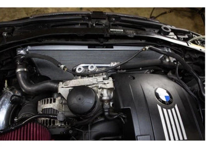 Radiatore Acqua Maggiorato Mishimoto BMW E93 335i E90 E91 E92 N54 N55 Automatico